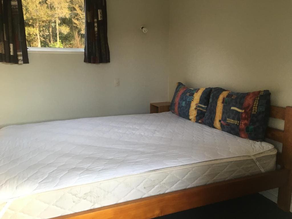Basic Double Room with Shared Bathroom room - Image 1