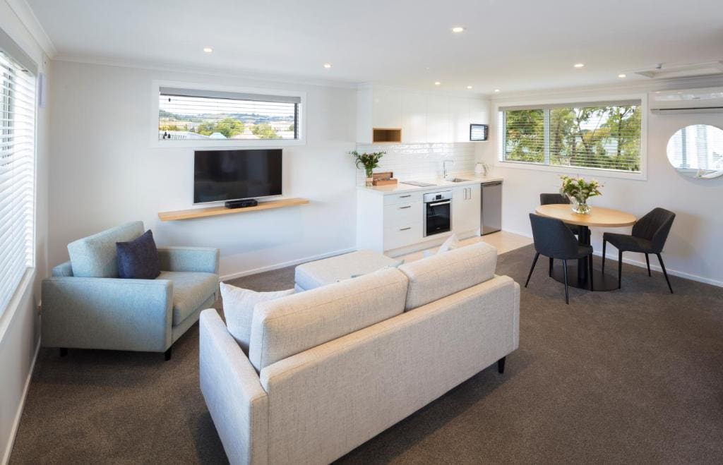 One-Bedroom Apartment room - Image 1