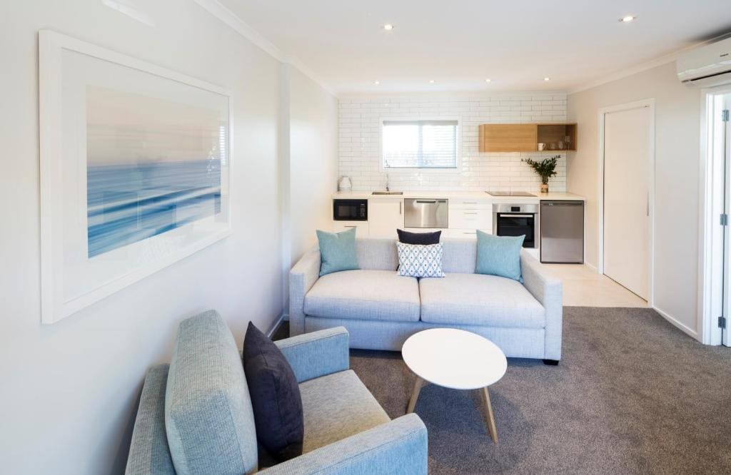 One-Bedroom Apartment room - Image 2