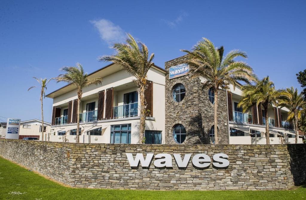 Waves Studio with Spa Bath room - Image 1