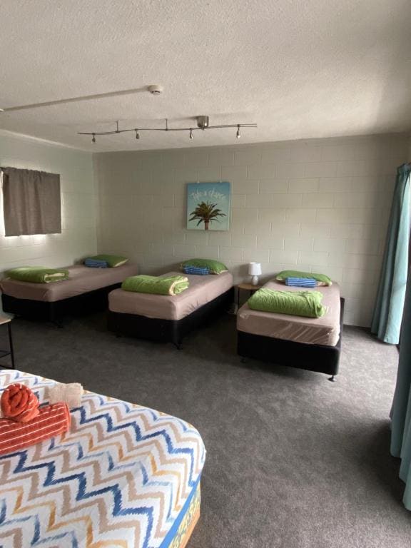 Family Room with Private Bathroom room - Image 3