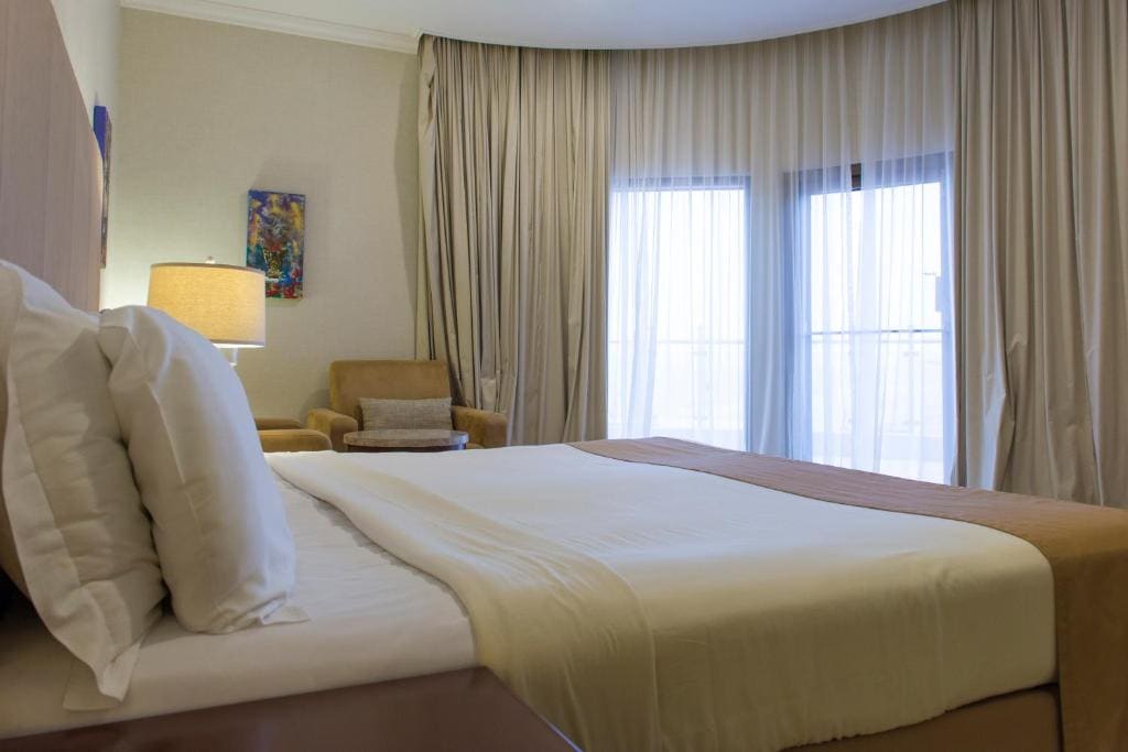 Classic Double Bed Room with City View room - Image 3