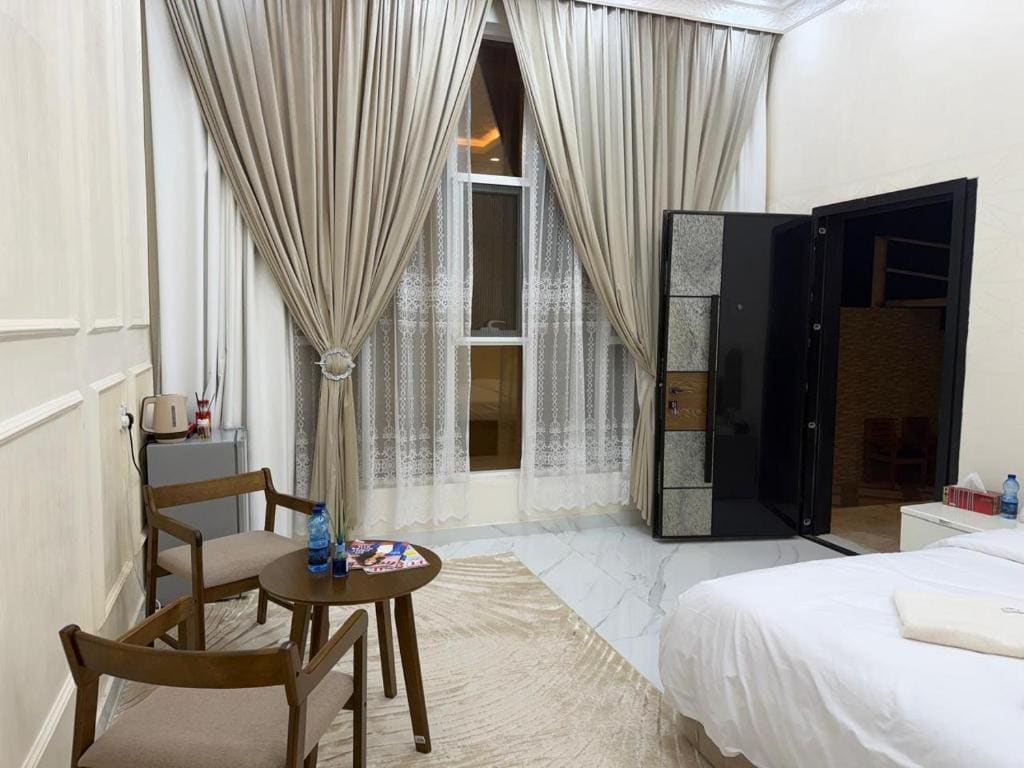 Deluxe Double Room room - Image 2