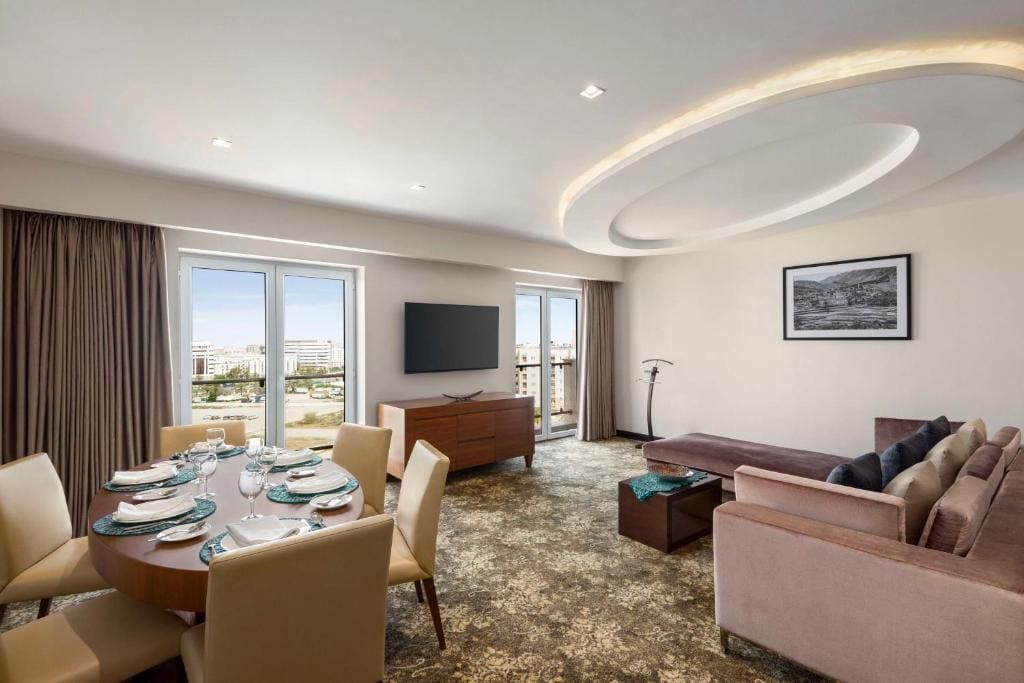 Royal Suite with Lounge Access room - Image 3