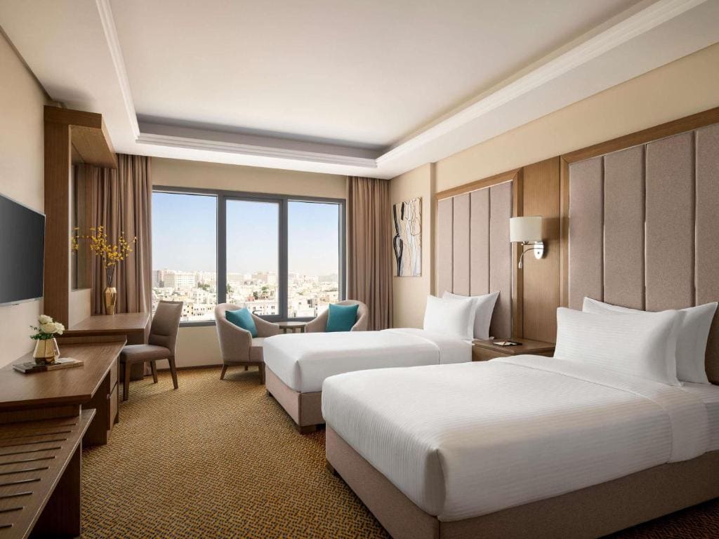Deluxe King Room with City View room - Image 2