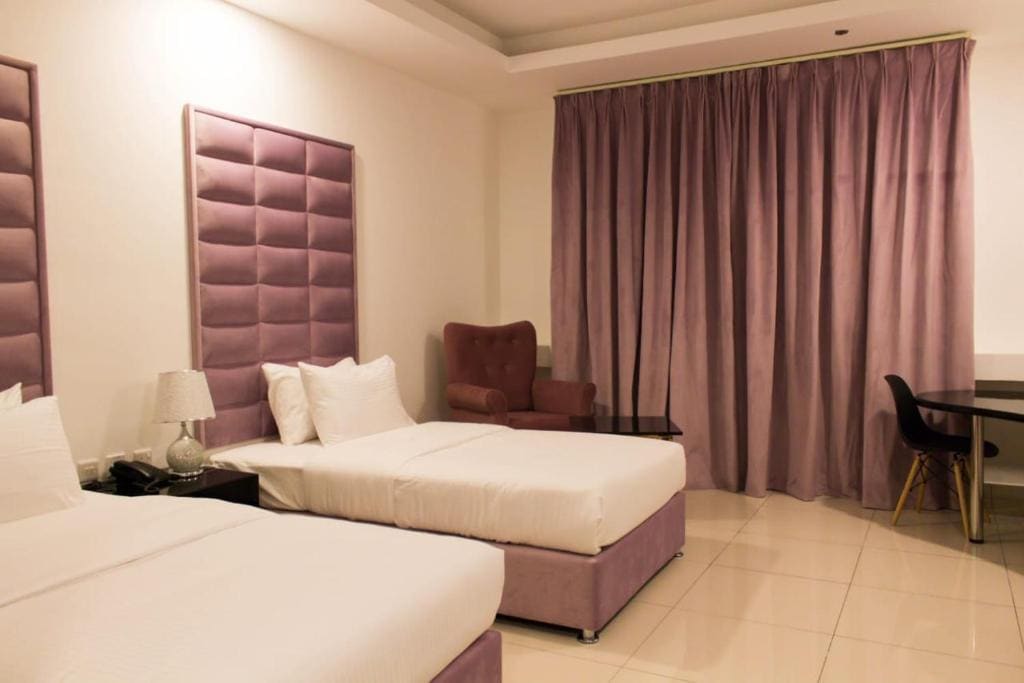 King Suite room - Image 3