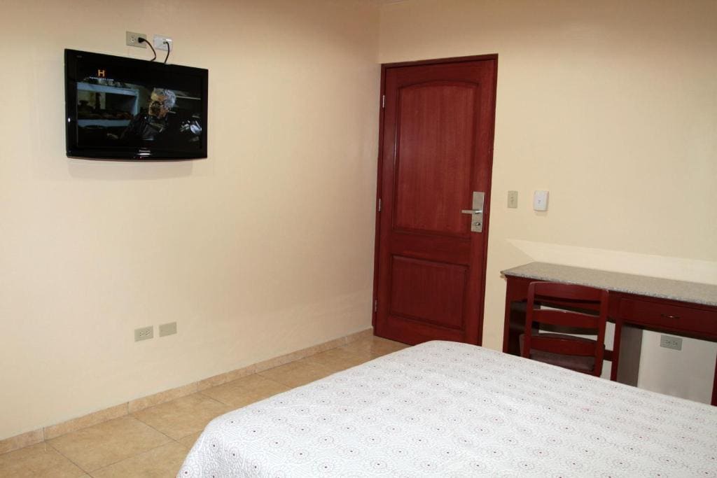 Standard Room with One Double Bed room - Image 3