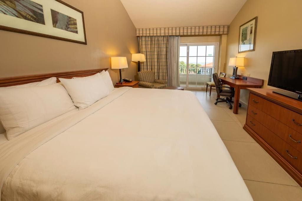 One-Bedroom King Suite with Ocean View - Non-Smoking room - Image 1