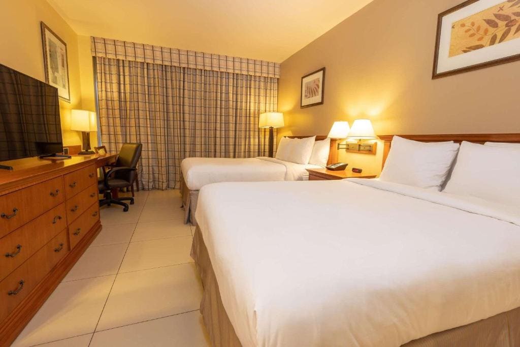 One-Bedroom King Suite with Ocean View - Non-Smoking room - Image 2