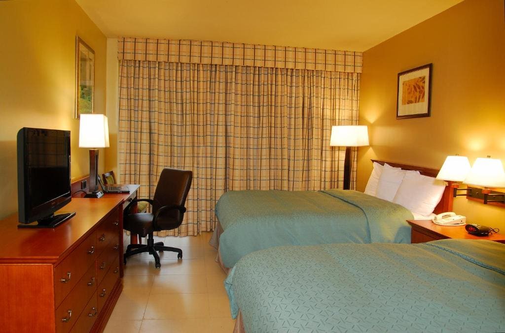 One-Bedroom King Suite - Non-Smoking room - Image 1