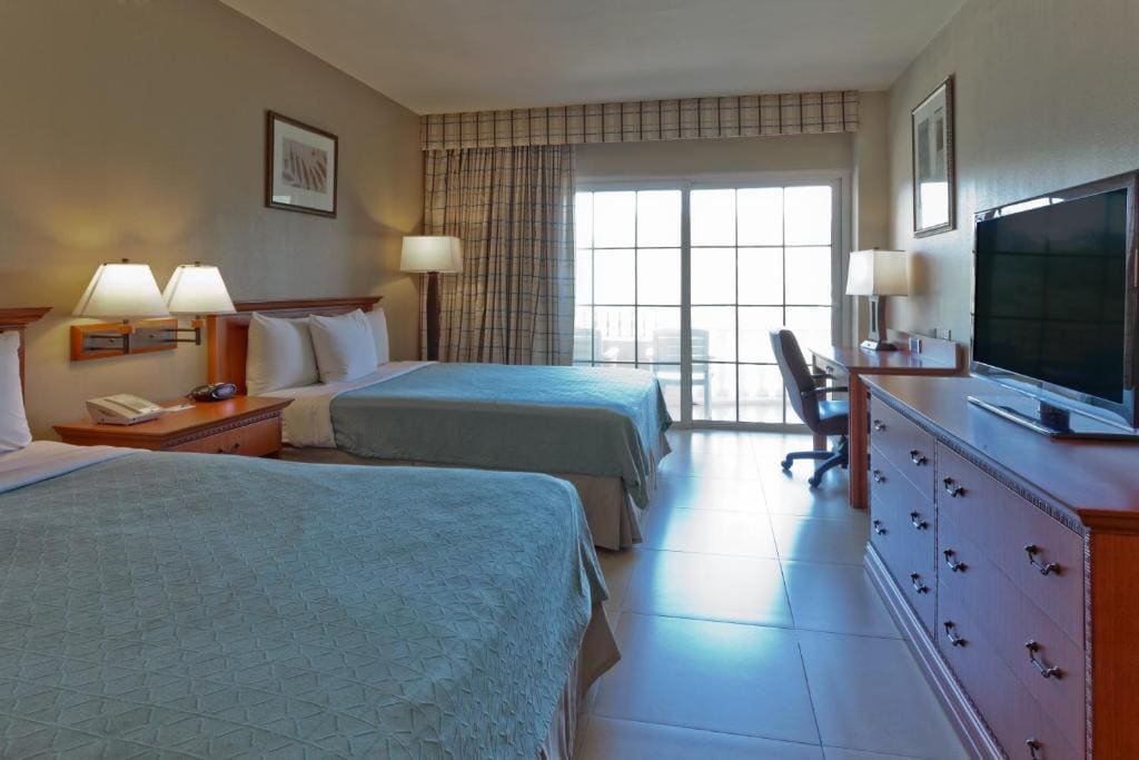 Queen Room with Two Queen Beds and Ocean View - Non-Smoking room - Image 1