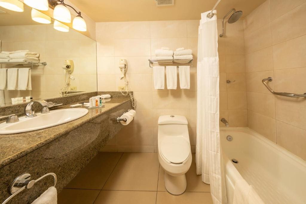 King Suite with Sofa Bed - Non Smoking room - Image 1