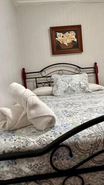 Double Room with Private Bathroom room - Image 3