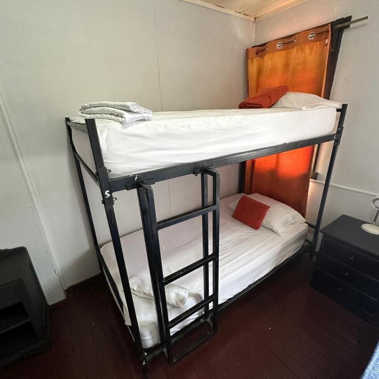 Quadruple Room with Private Bathroom room - Image 2