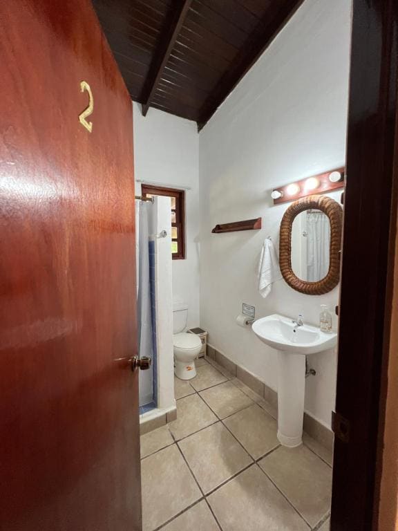 Quadruple Room with Private External Bathroom room - Image 3