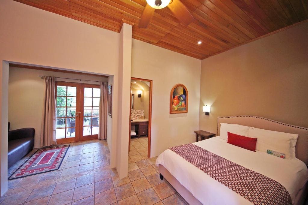 Deluxe Room room - Image 2
