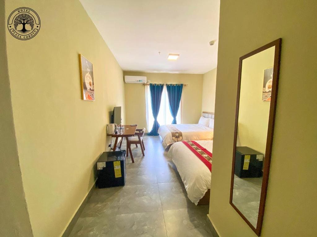 Family Room with Balcony room - Image 2