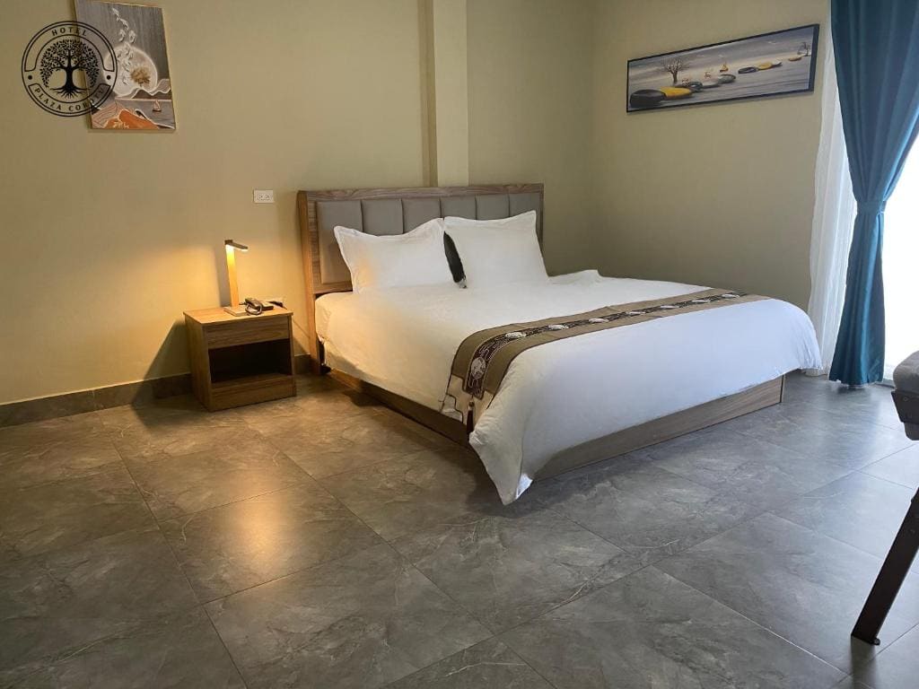 King Suite with Balcony room - Image 2