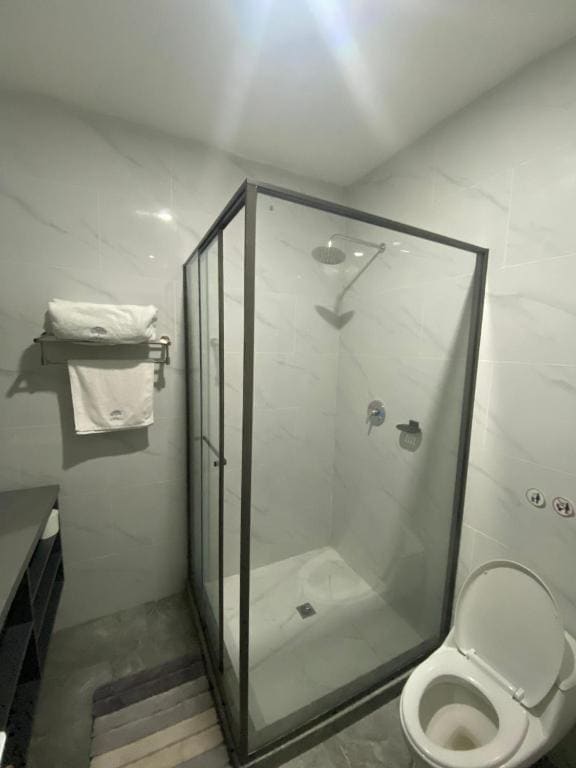 King Suite with Balcony room - Image 3