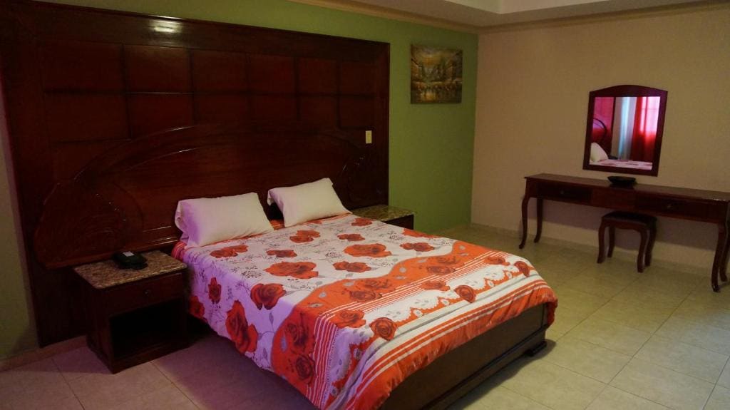 Suite with Hot Tub room - Image 1