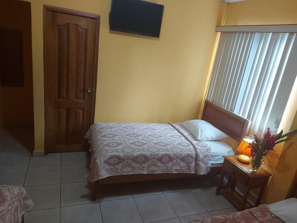 Standard Quadruple Room room - Image 3