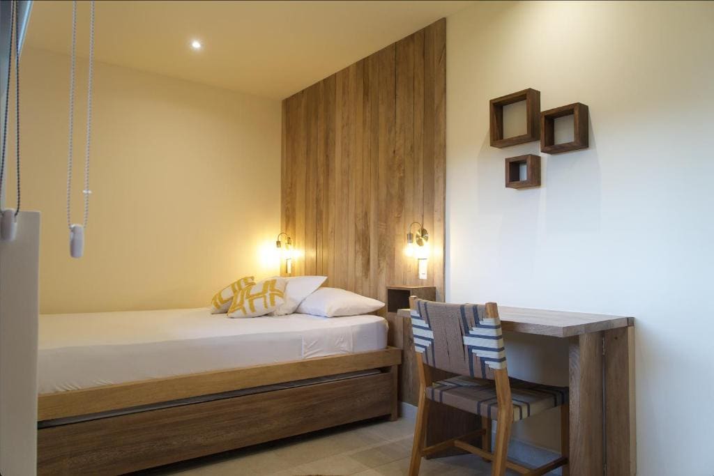 Deluxe Queen Room room - Image 3