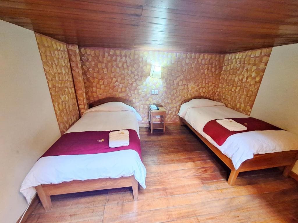 Classic Quadruple Room room - Image 3