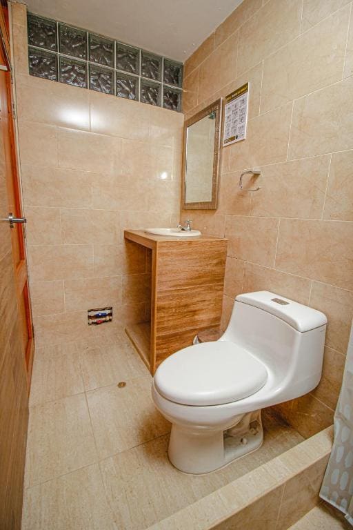 Classic Triple Room room - Image 2