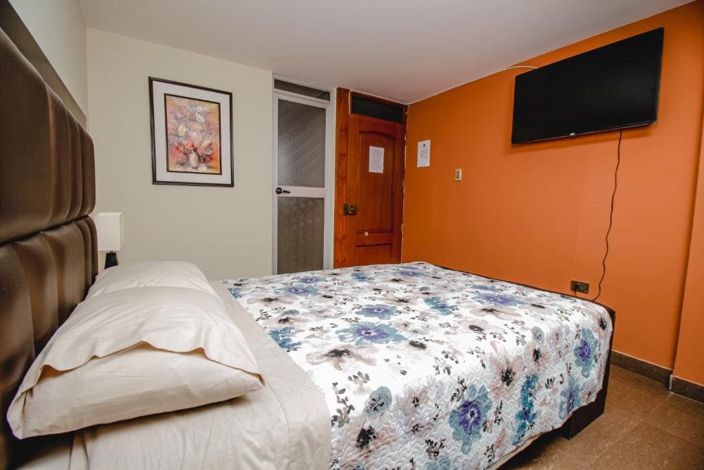 Economy Double Room room - Image 3