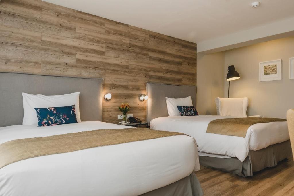 Premium Twin Room room - Image 3