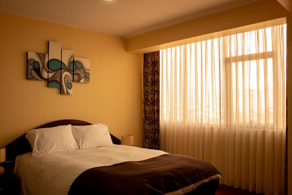 Deluxe Queen Room room - Image 3