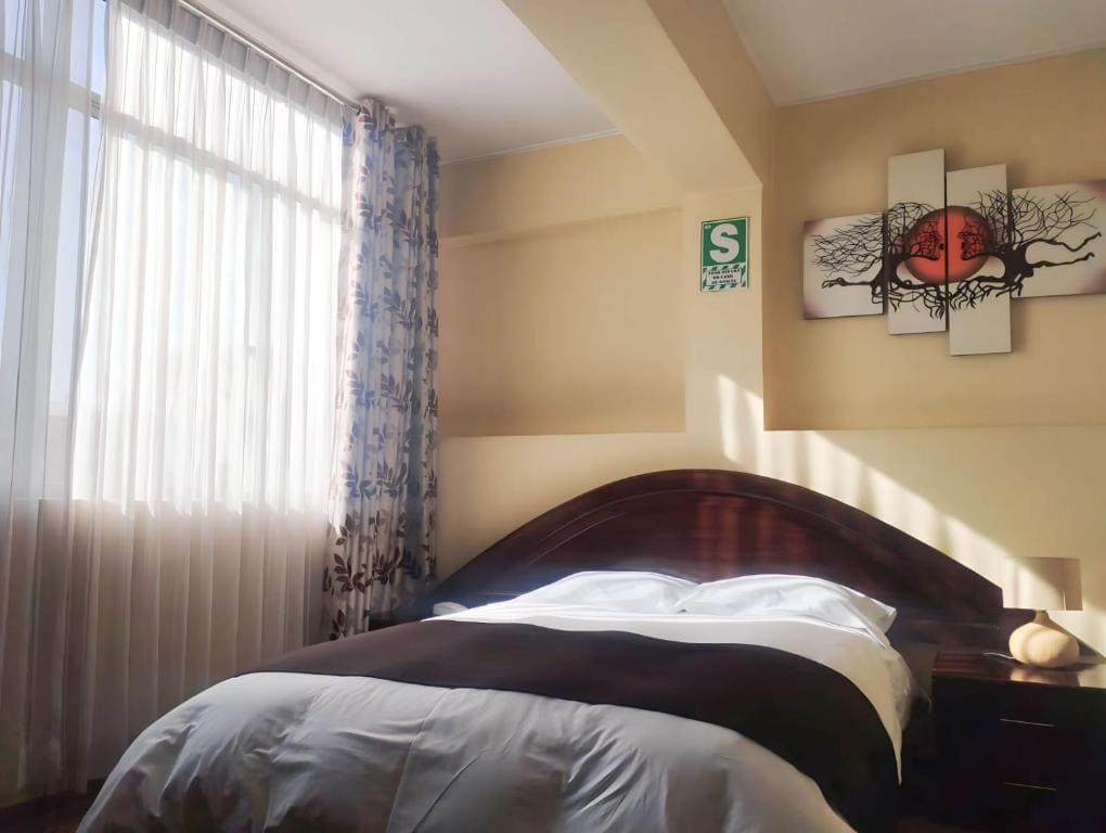 Deluxe Queen Room room - Image 1