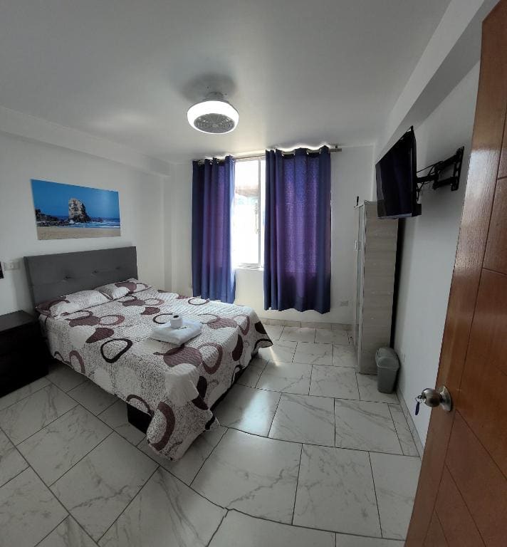 Double Room with Shared Bathroom room - Image 1
