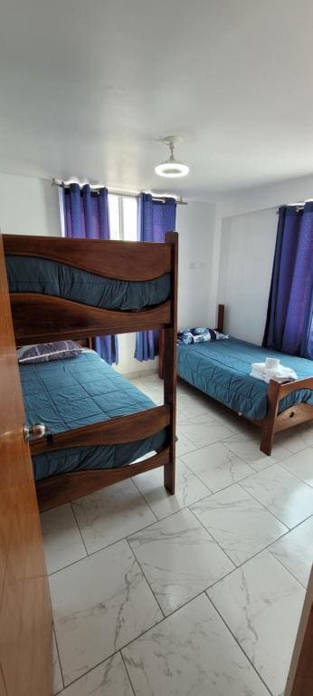 Triple Room with Shared Bathroom room - Image 2