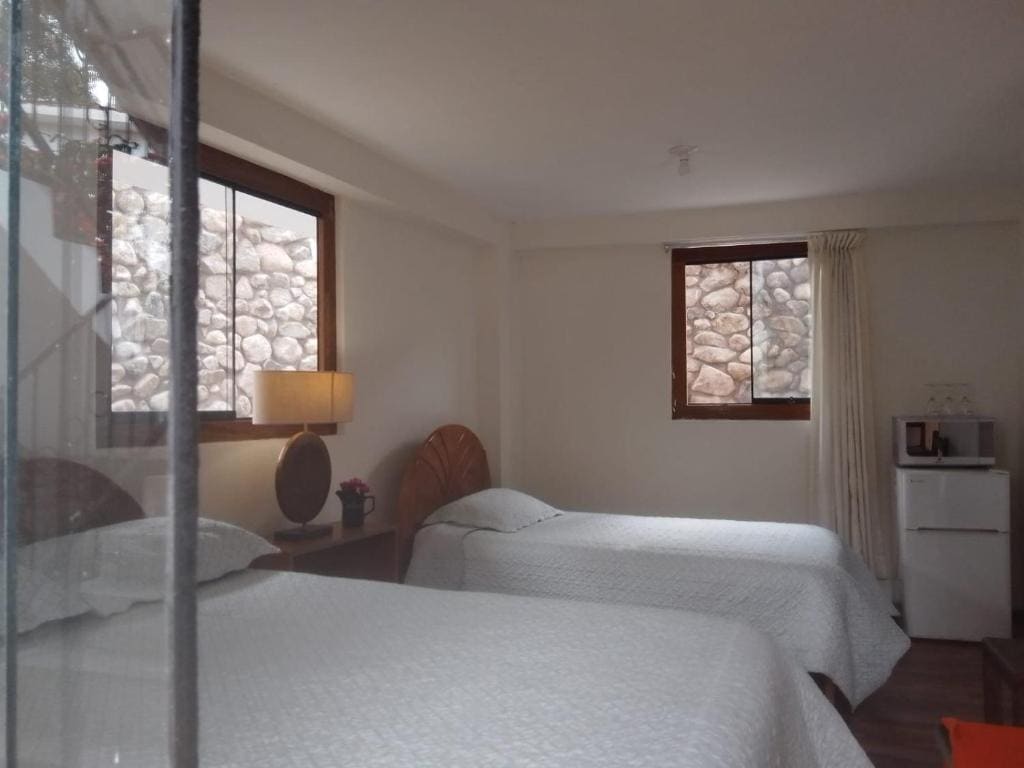 Standard Family Room room - Image 2