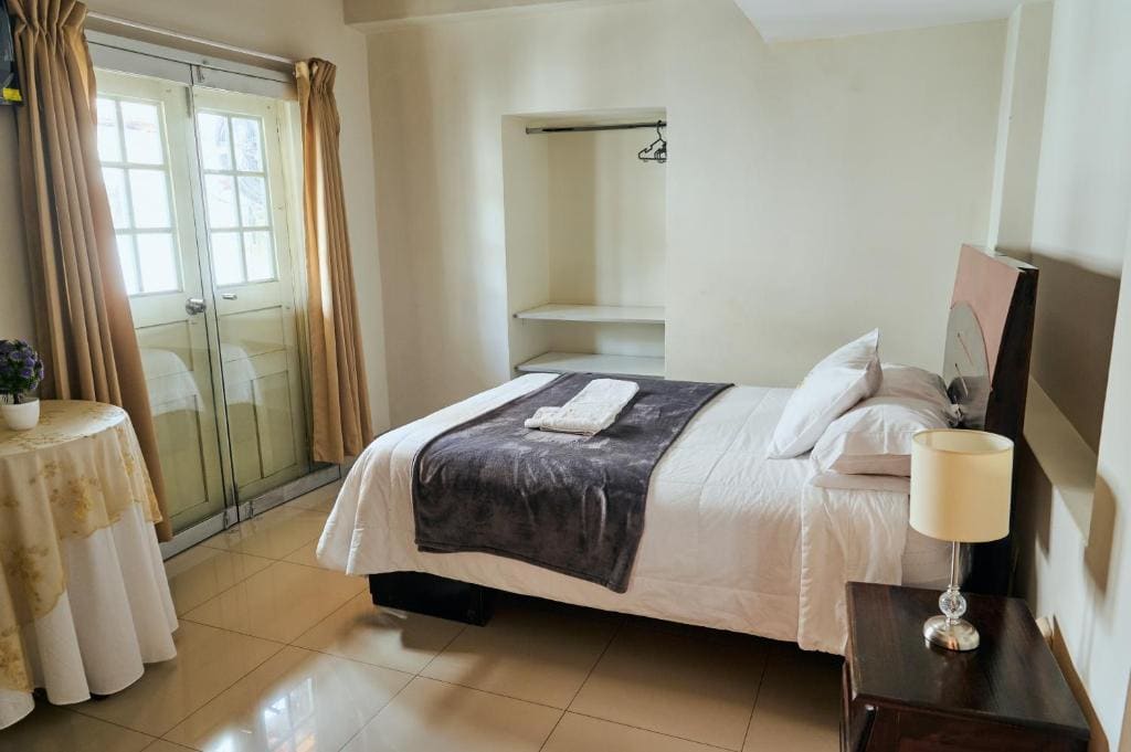 Standard Queen Room room - Image 1