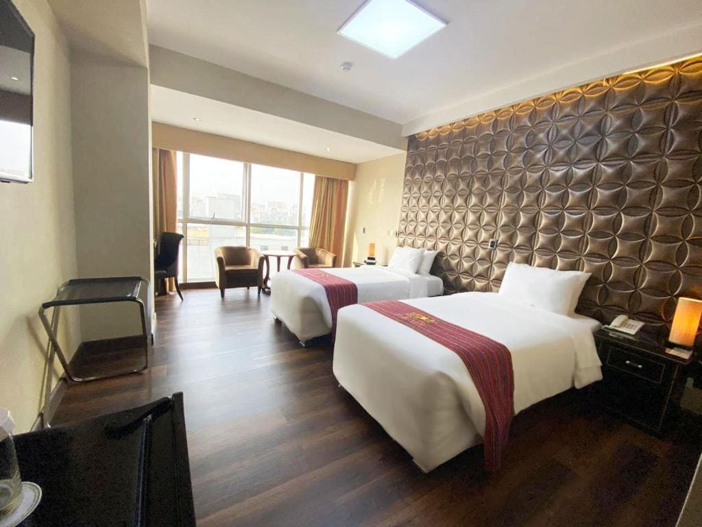 Twin Junior Suite room - Image 1