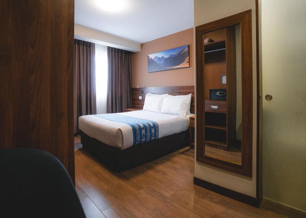Superior Queen Room room - Image 1
