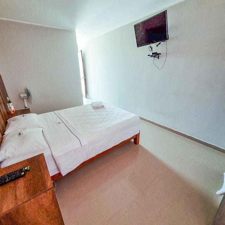 Family Room room - Image 3