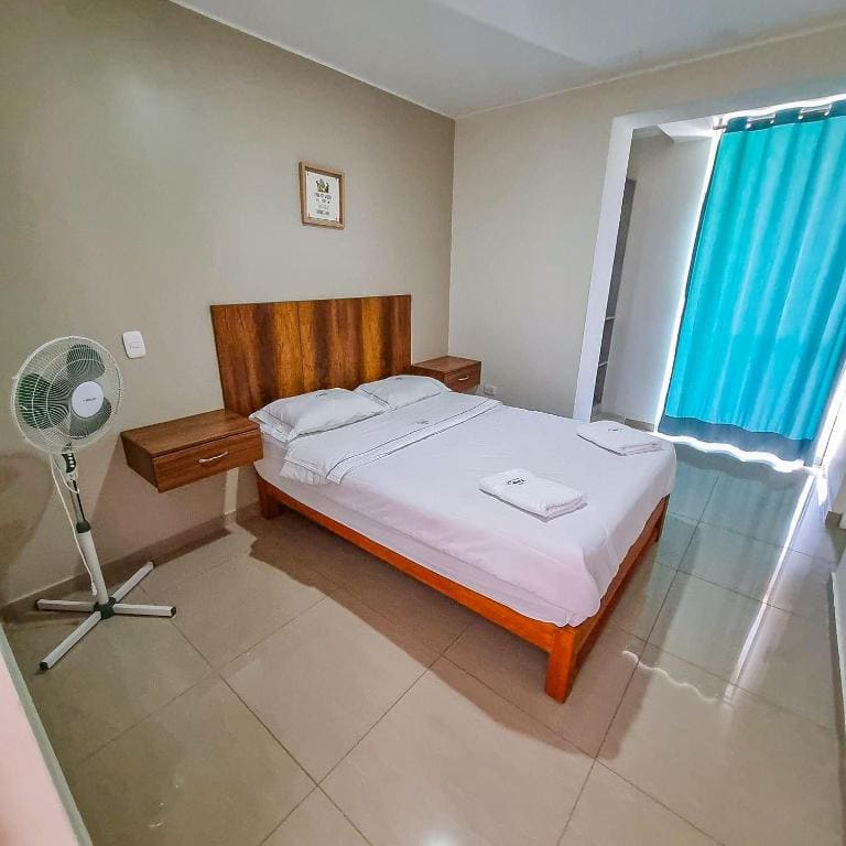 Queen Suite with Pool View room - Image 3