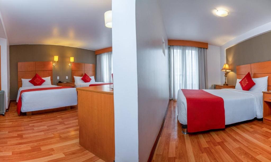 Family Room room - Image 3