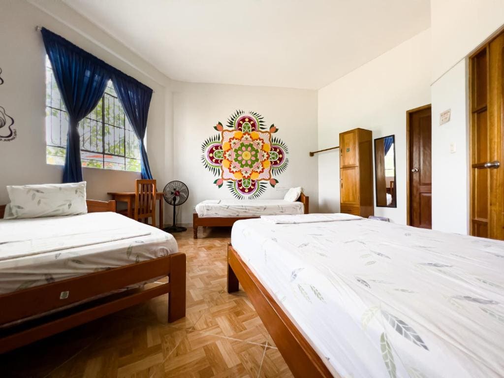 Single Bed in Dormitory Room room - Image 3