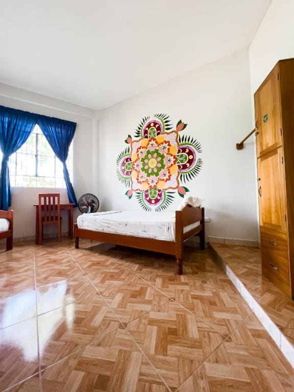 Single Bed in Dormitory Room room - Image 2