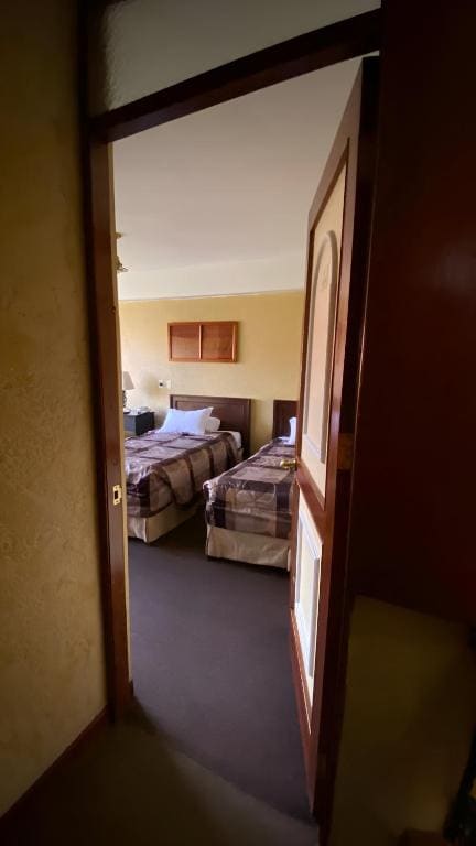 Standard Triple Room room - Image 2