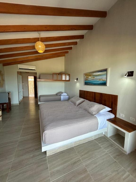 Family Room with Sea View room - Image 3