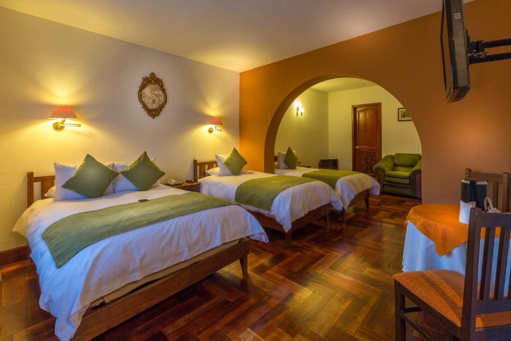 Superior Triple Room room - Image 1