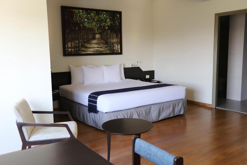 Superior Twin Room room - Image 3