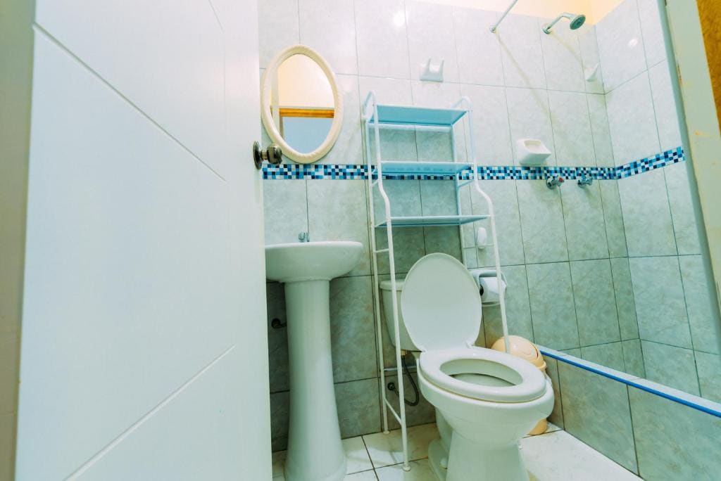 Double Room with Private Bathroom room - Image 3