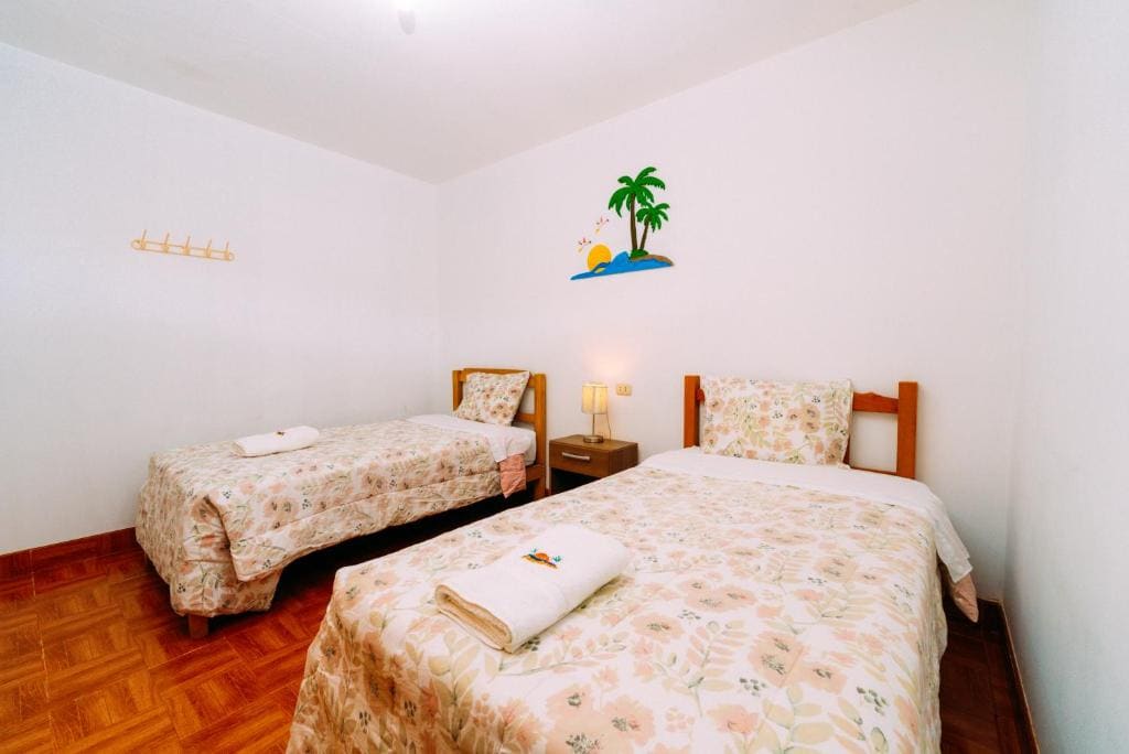 Twin Room with Shared Bathroom room - Image 1