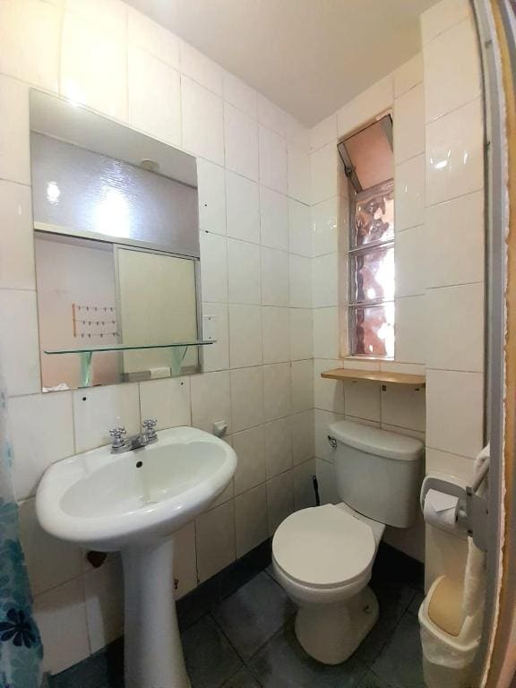Double Room with Private Bathroom room - Image 1